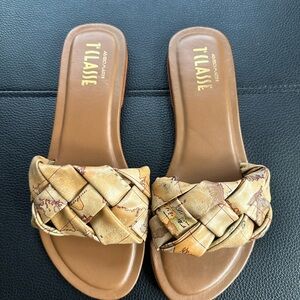 Stunning Napa Leather Braided Sandals by Alviero Martini